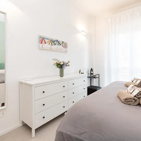 شقة -vista Mare- Ampio Balcone E Parcheggio Privato *