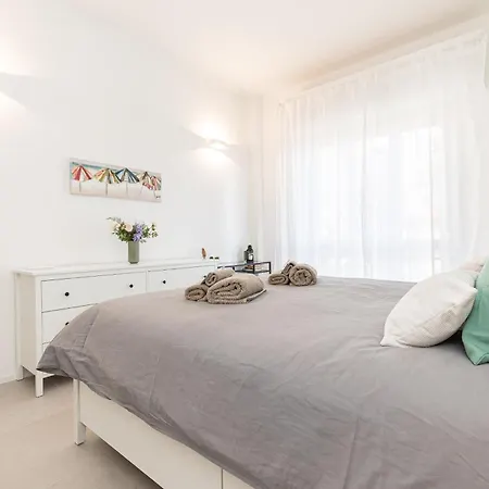شقة -vista Mare- Ampio Balcone E Parcheggio Privato
