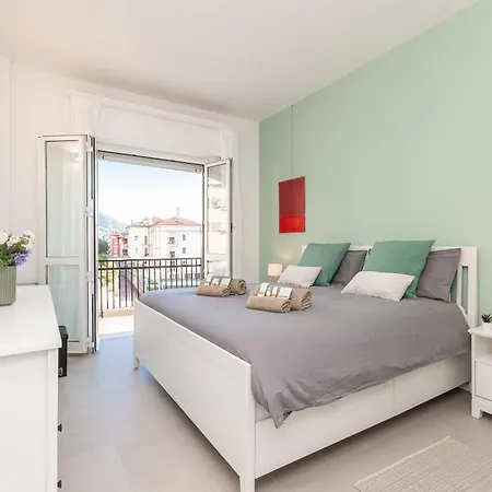 -vista Mare- Ampio Balcone E Parcheggio Privato فاراتسي
