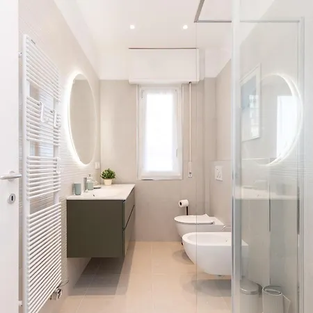 -vista Mare- Ampio Balcone E Parcheggio Privato فاراتسي