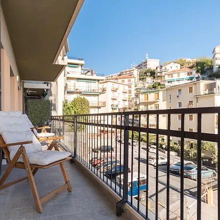 -vista Mare- Ampio Balcone E Parcheggio Privato شقة فاراتسي
