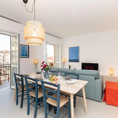 -vista Mare- Ampio Balcone E Parcheggio Privato * فاراتسي