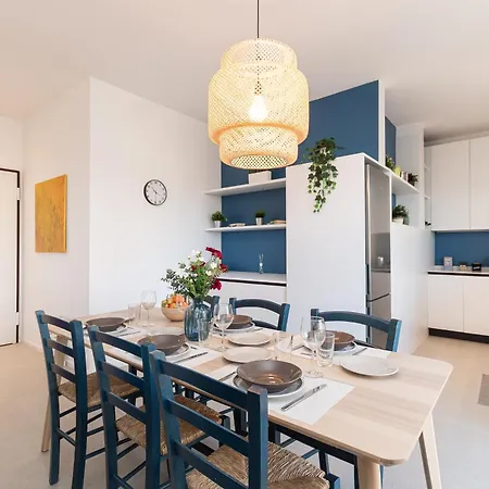 -vista Mare- Ampio Balcone E Parcheggio Privato * فاراتسي